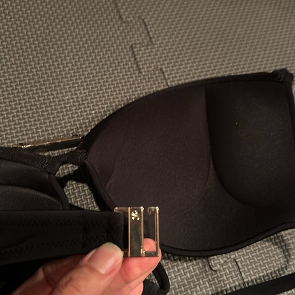 New Victoria secret bikini swim top size 34C - Picture 6 of 8